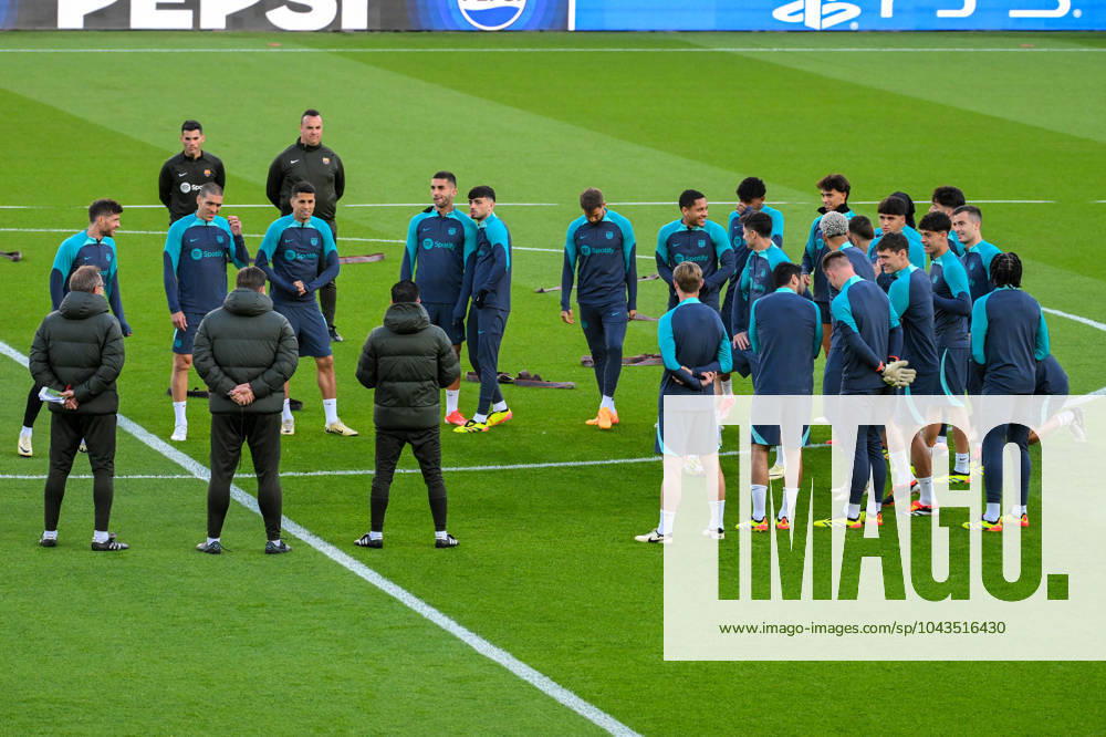 2024-04-09 FC Barcelona, Barca Training Session And press conference, PK, Pressekonferenz PARIS, FRANCE - APRIL 9: Robert Lewandowski of FC Barcelona, Pedri of FC Barcelona, Frenkie de Jong of FC Barcelona, Joao Felix of FC Barcelona during a training prior to the UEFA Champions League 2023 24 match between Paris Saint-Germain and FC Barcelona at Parc des Princes on April 9, 2024 in Paris, France. (Photo by Matthieu Mirville BSR Agency) Paris France Content not available for redistribution in The Netherlands directly or indirectly through any third parties.