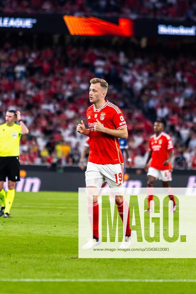 Casper Tengstedt of Benfica seen in action during the UEFA Europa League 2023 24 match between SL Benfica and Olympique de Marseille at Estadio do Lisboa e Benfica. Final score SL Benfica 2- 1 Olympique de Marseille. Lisbon Portugal - ZUMAs197 20240411_aaa_s197_474