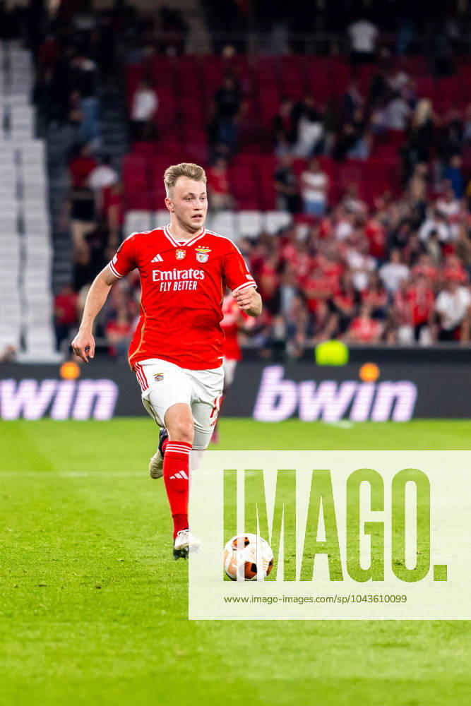 Casper Tengstedt of Benfica seen in action during the UEFA Europa League 2023 24 match between SL Benfica and Olympique de Marseille at Estadio do Lisboa e Benfica. Final score SL Benfica 2- 1 Olympique de Marseille. Lisbon Portugal - ZUMAs197 20240411_aaa_s197_485