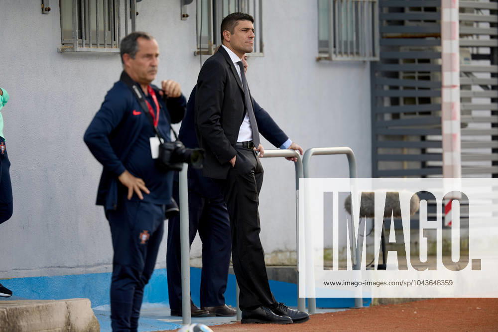 TA QALI, MALTA - 09 APRIL 2024 Francisco Neto, head coach of the womens national soccer team of Portugal is gesturing prior to the UEFA Women s European Qualifiers soccer match between Malta and Portugal at the Centenary Stadium, in Ta Qali, Malta, 09 April 2024. Malta v Portugal - UEFA Womens European Qualifiying match MLT_POR_UWEQ_2024