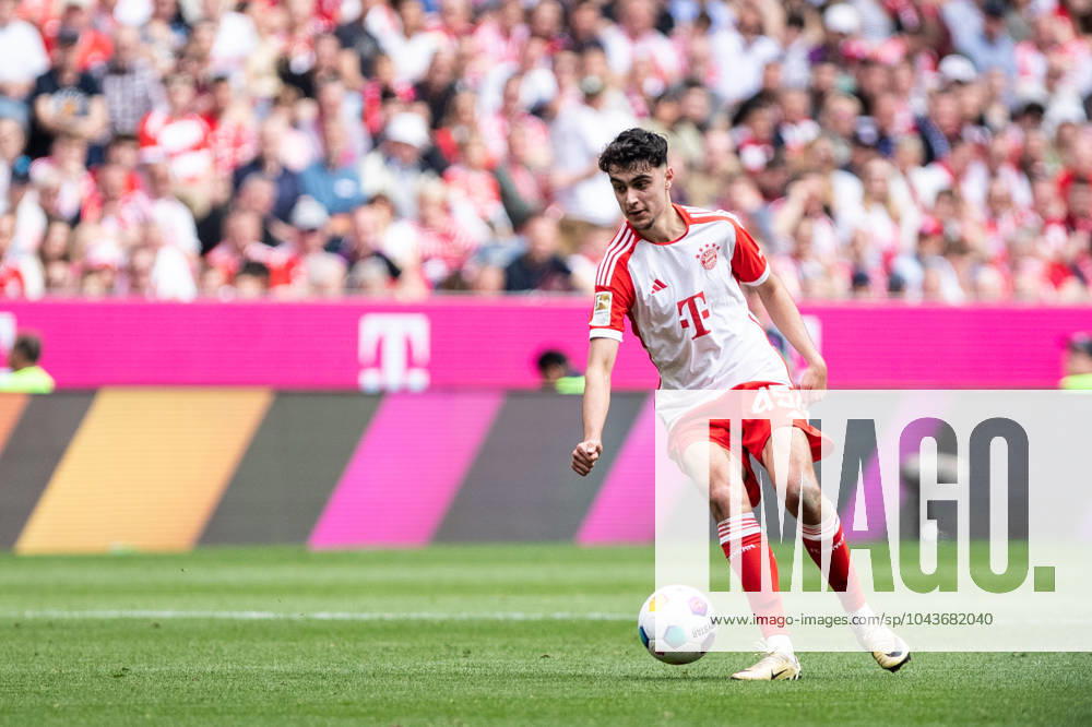 1.Fußball Bundesliga: FC Bayern München - 1.FC Köln, 13.04.2024 Aleksandar Pavlovic (FC Bayern München, 45) 1.Fußball Bundesliga: FC Bayern München - 1.FC Köln, Allianz-Arena, München, 13.04.2024 DFB DFL REGULATIONS PROHIBIT ANY USE OF PHOTOGRAPHS AS IMAGE SEQUENCES AND OR QUASI-VIDEO