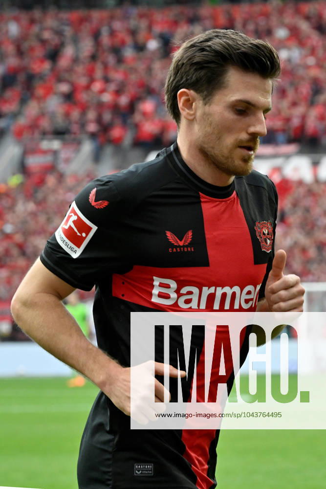 Fussball 1.Bundesliga, Bayer 04 Leverkusen - SV Werder Bremen, v.l. Jonas Hofmann (Bayer Leverkusen) Leverkusen