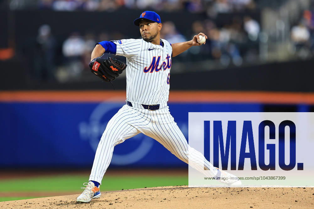 MLB, Baseball Herren, USA Pittsburgh Pirates Vs New York Mets New York Mets starting pitcher Jose Quintana 62 is throwing during the second inning of the baseball game against the Pittsburgh Pirates at Citi Field in New York City, New York, on April 16, 2024. New York City United States