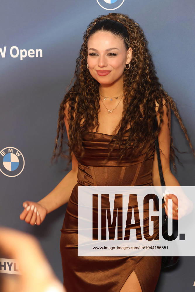 GNTM, Kandidatin, Xenia Tsilikova, Portraet, Portrait, Tennis Players Night BMW Open 2024 Red Carpet-Event 16.04.2024 FOTO: Mladen Lackovic LakoPress