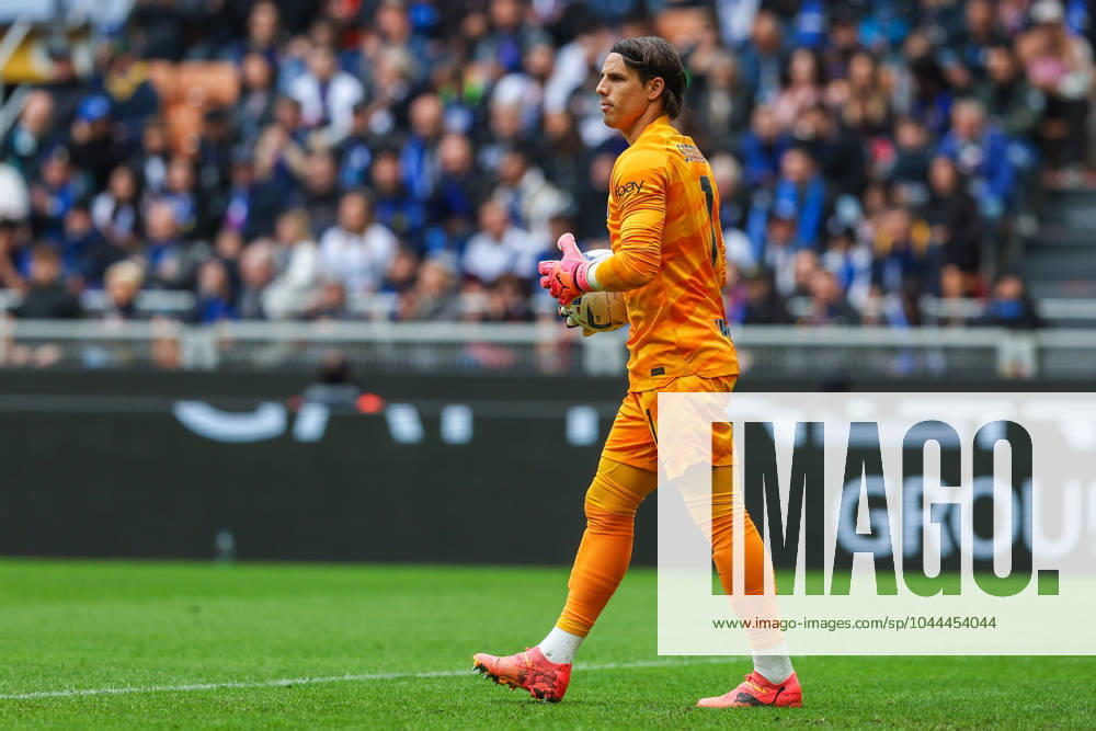 FC Internazionale vs Torino FC - Serie A 2023 24 - 28 04 2024 Yann Sommer of FC Internazionale dseen in action uring Serie A 2023 24 football match between FC Internazionale and Torino FC at Giuseppe Meazza Stadium, Milan, Italy on April 28, 2024 - Photo FCI Fabrizio Carabelli
