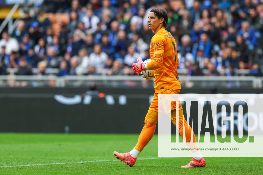 FC Internazionale vs Torino FC - Serie A 2023 24 - 28 04 2024 Yann Sommer of FC Internazionale seen in action during Serie A 2023 24 football match between FC Internazionale and Torino FC at Giuseppe Meazza Stadium, Milan, Italy on April 28, 2024 - Photo FCI Fabrizio Carabelli