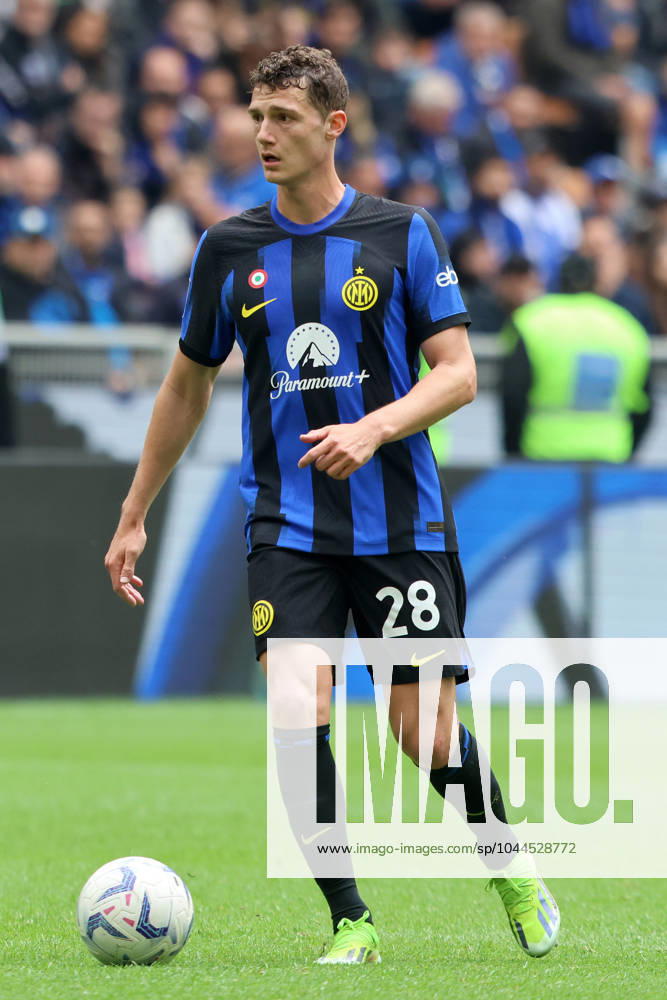 BENJAMIN PAVARD, Inter, Serie A, 2023-24, Inter vs Torino 2-0, 28-04-2024, Azione, Action, Single shot SERIE A 2023-24 INTER-TORINO 2-0 FESTA SCUDETTO