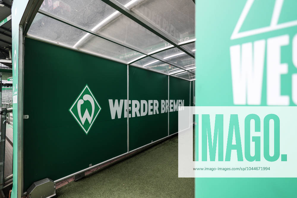 Fussball, Bundesliga Saison 2023 24 32.Spieltag SV Werder Bremen - Borussia Mönchengladbach 04.05.2024, wohninvest WESERSTADION Schriftzug Werder Bremen mit Logo Bremen wohninvest Weserstadion Bremen Deutschland