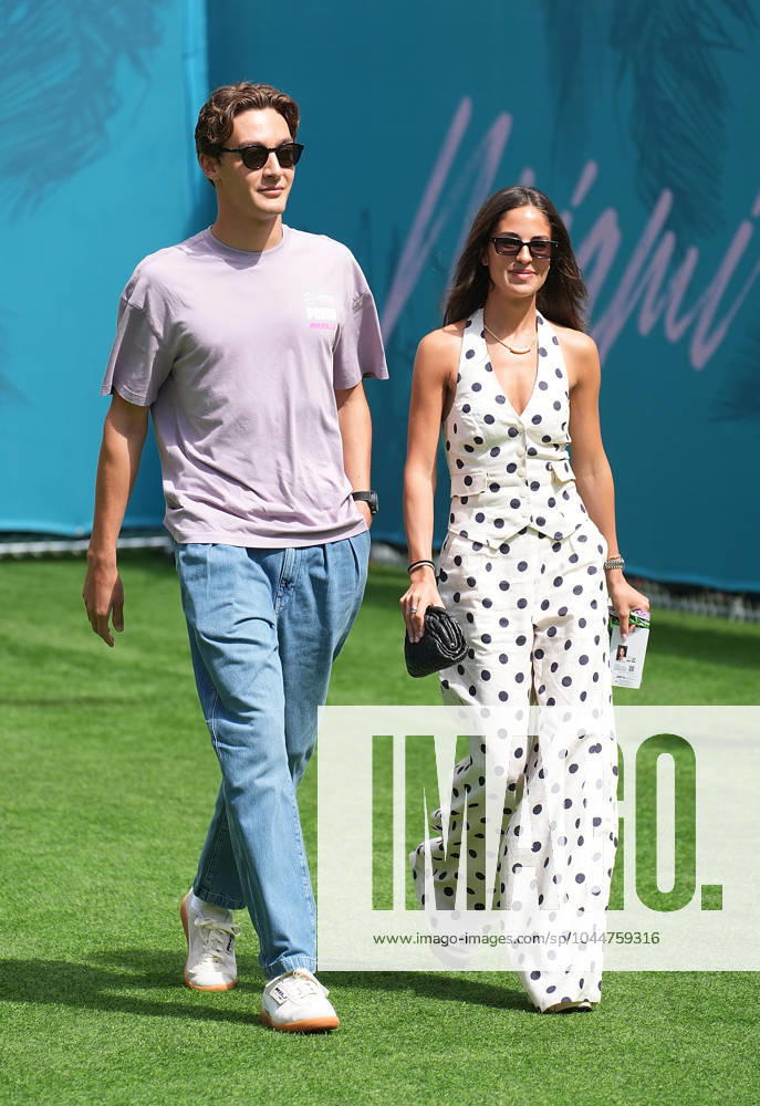Miami International Autodrome, Miami, Formula 1 Crypto.com Miami Grand Prix,im Bild George Russell (GBR), Mercedes-AMG Petronas Formula One Team mit Freundin Carmen Montero Mundt Defodi-506_20240505_hbr_1092