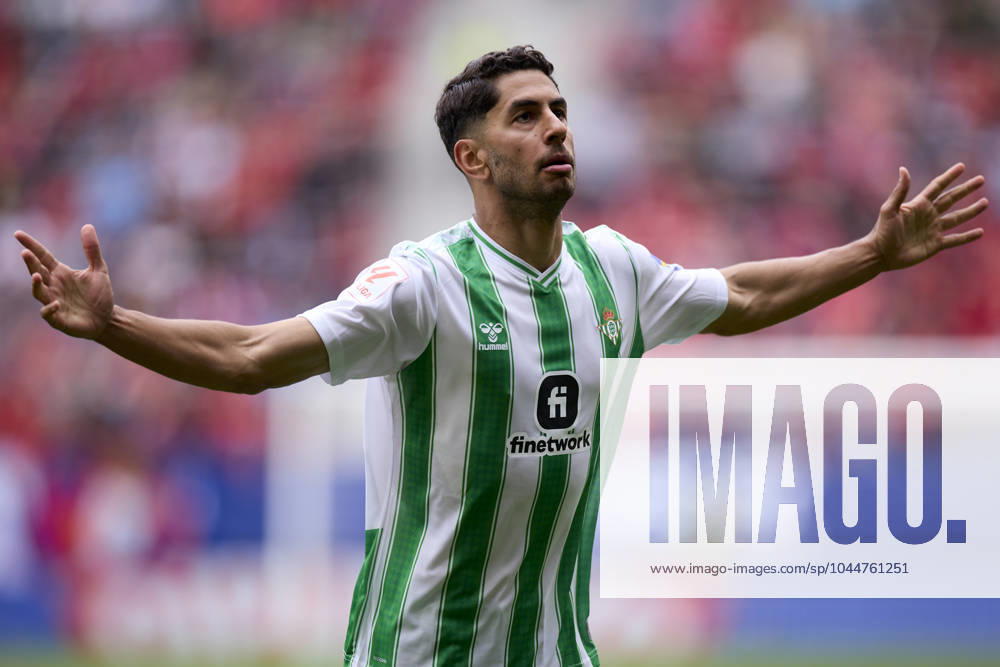 CA Osasuna v Real Betis Balompie - LaLiga EA Sports Ayoze Perez of Real Betis Balompie celebrates after scoring the team s first goal during the LaLiga EA Sports match between CA Osasuna and Real Betis Balompie at El Sadar on May 5, 2024, in Pamplona, Spain. Pamplona El Sadar Navarra Spain RL_OSAvBET_00064