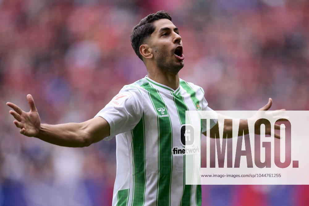 CA Osasuna v Real Betis Balompie - LaLiga EA Sports Ayoze Perez of Real Betis Balompie celebrates after scoring the team s first goal during the LaLiga EA Sports match between CA Osasuna and Real Betis Balompie at El Sadar on May 5, 2024, in Pamplona, Spain. Pamplona El Sadar Navarra Spain RL_OSAvBET_00066