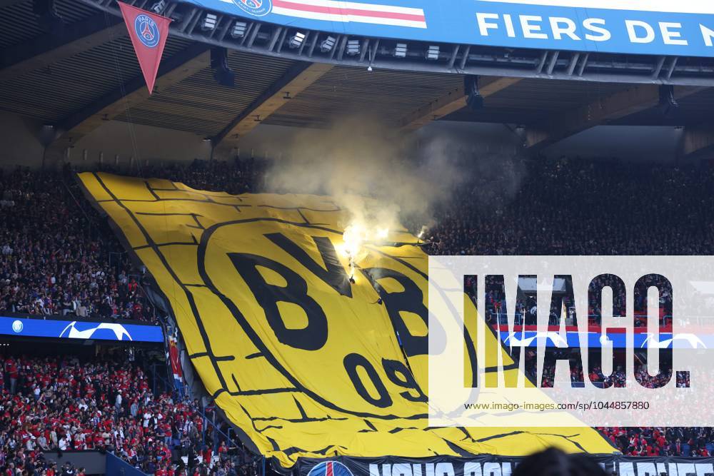 PSG - DORTMUND PHOTOPQR LE PARISIEN Le Parisien Arnaud Journois ; PARIS ; 07 05 2024 ; FOOTBALL , LIGUE DES CHAMPIONS UEFA , DEMI FINALE RETOUR , 07 05 2024 , PARIS , PARC DES PRINCES PARIS SG - BORUSSIA DORTMUND Tifo. PHOTO LE PARISIEN ARNAUD JOURNOIS - France, Paris May 7, 2024 PSG vs Dortmund: Champions League PARIS France
