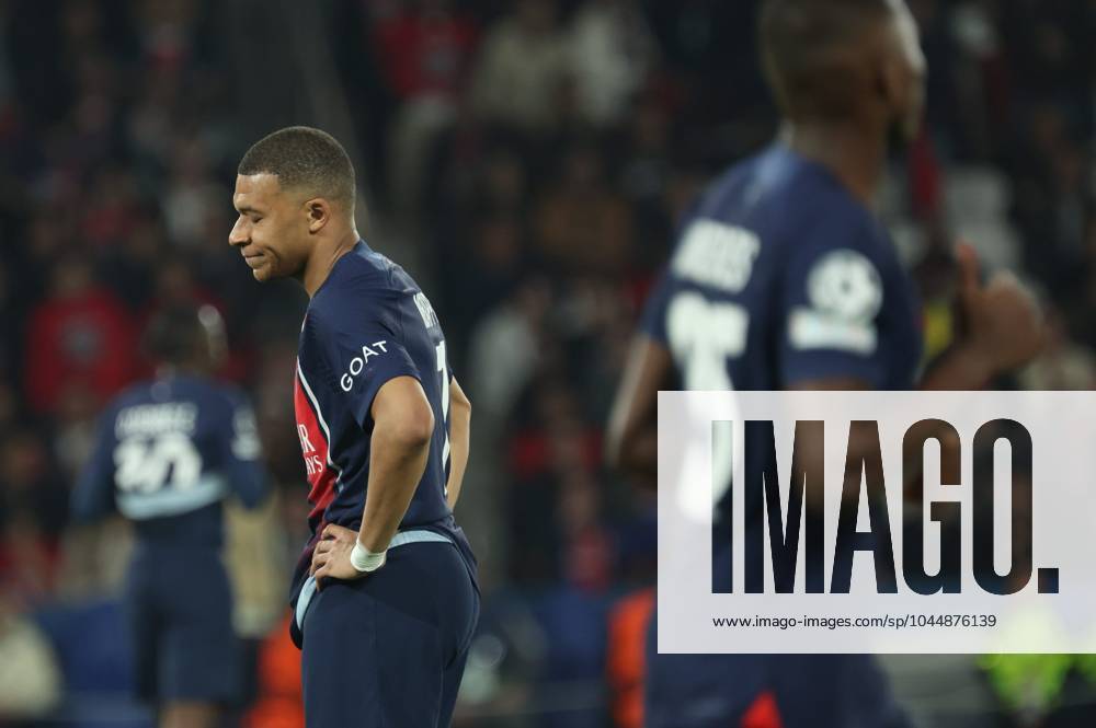 PSG - DORTMUND PHOTOPQR LE PARISIEN Le Parisien Arnaud Journois ; PARIS ; 07 05 2024 ; FOOTBALL , LIGUE DES CHAMPIONS UEFA , DEMI FINALE RETOUR , 07 05 2024 , PARIS , PARC DES PRINCES PARIS SG - BORUSSIA DORTMUND Déception de Kylian Mbappé. PHOTO LE PARISIEN ARNAUD JOURNOIS PARIS France