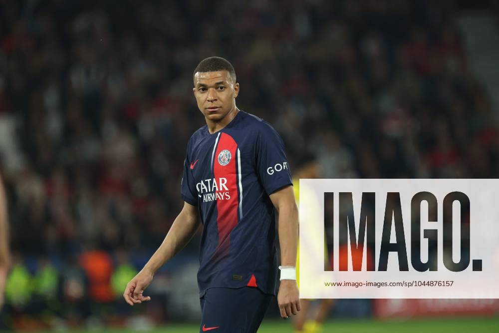PSG - DORTMUND PHOTOPQR LE PARISIEN Le Parisien Arnaud Journois ; PARIS ; 07 05 2024 ; FOOTBALL , LIGUE DES CHAMPIONS UEFA , DEMI FINALE RETOUR , 07 05 2024 , PARIS , PARC DES PRINCES PARIS SG - BORUSSIA DORTMUND Déception de Kylian Mbappé. PHOTO LE PARISIEN ARNAUD JOURNOIS PARIS France