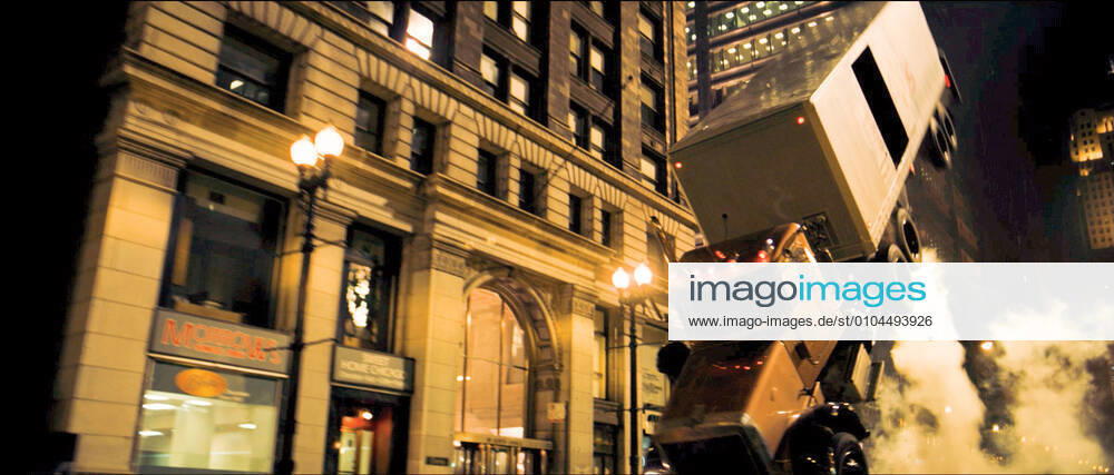THE DARK KNIGHT aka BATMAN: THE DARK KNIGHT THE DARK KNIGHT Date: 2008 Mandatory credit line: Image courtesy WARNER BROS DC COMICS Ronald Grant Archive Mary Evans