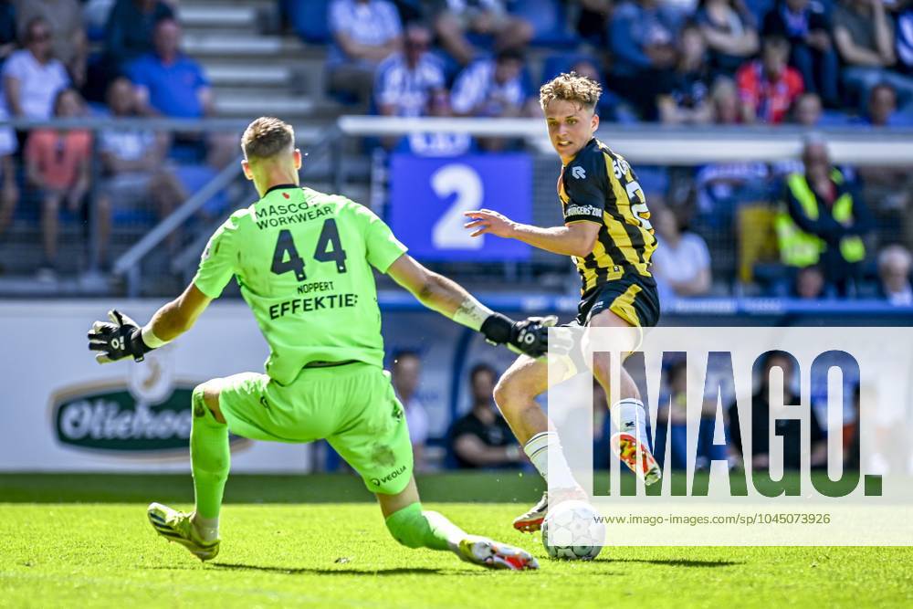HEERENVEEN, 12-05-2024, Abe Lenstra Stadium, Dutch Eredivisie Football, season 2023 2024, Match between sc Heerenveen and Vitesse. Vitesse player Gyan de Regt Heerenveen - Vitesse x25216984x