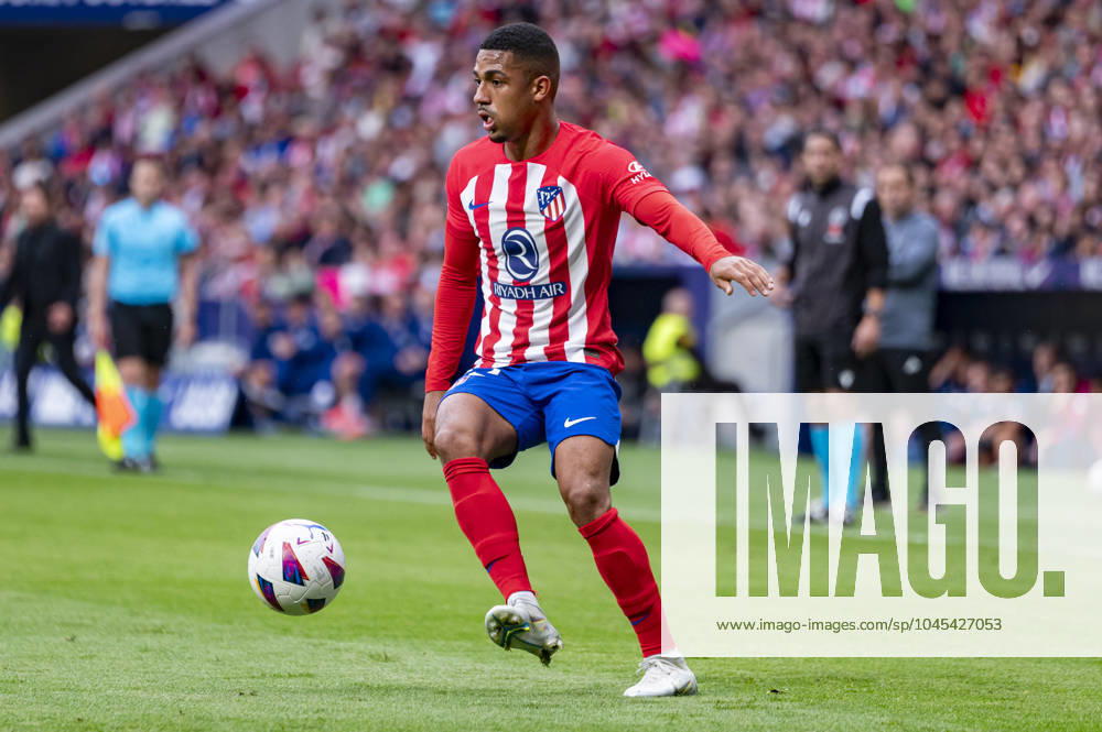 Atletico Madrid vs CA Osasuna - LaLiga EA Sports 2023 2024 Samuel Lino of Atletico Madrid in action with the ball during the La Liga EA Sports 2023 24 football match between Atletico Madrid vs CA Osasuna at Estadio Metropolitano on May 19, 2024 in Madrid, Spain. Madrid Estadio Metropolitano Madrid Spain