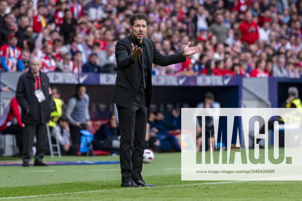 Atletico Madrid vs CA Osasuna - LaLiga EA Sports 2023 2024 Diego Pablo Simeone, head coach of Atletico Madrid, seen during the La Liga EA Sports 2023 24 football match between Atletico Madrid vs CA Osasuna at Estadio Metropolitano on May 19, 2024 in Madrid, Spain. Madrid Estadio Metropolitano Madrid Spain
