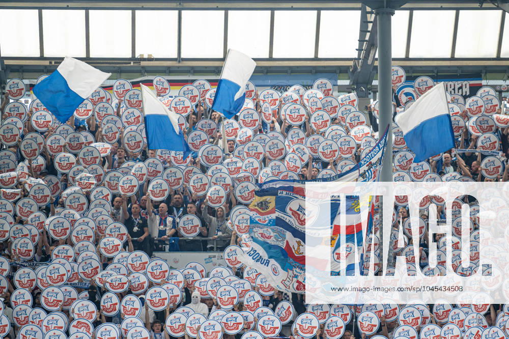 Rostock, Deutschland 19. Mai 2024: 2. BL - 2023 2024 - FC Hansa Rostock vs. SC Paderborn Im Bild: Fankurve, Fans, Fanblock, Hansa Rostock DFL regulations prohibit any use of photographs as image sequences and or quasi-video.