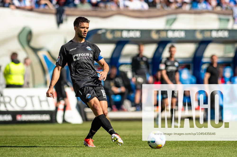 Rostock, Deutschland 19. Mai 2024: 2. BL - 2023 2024 - FC Hansa Rostock vs. SC Paderborn Im Bild: Visar Musliu (SC Paderborn) DFL regulations prohibit any use of photographs as image sequences and or quasi-video.