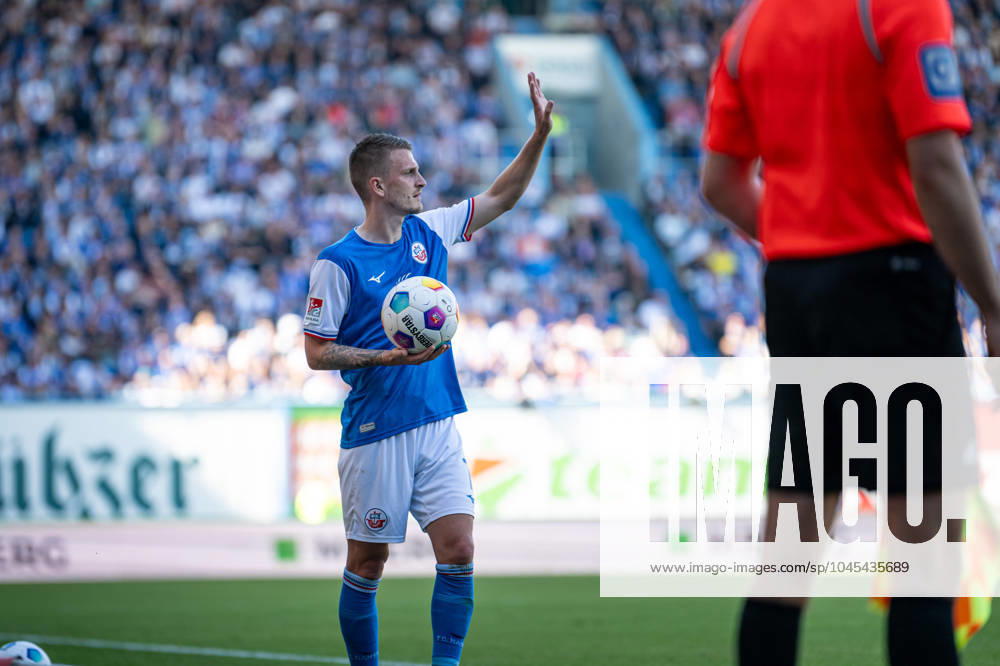 Rostock, Deutschland 19. Mai 2024: 2. BL - 2023 2024 - FC Hansa Rostock vs. SC Paderborn Im Bild: Nico Neidhart (Hansa Rostock) DFL regulations prohibit any use of photographs as image sequences and or quasi-video.