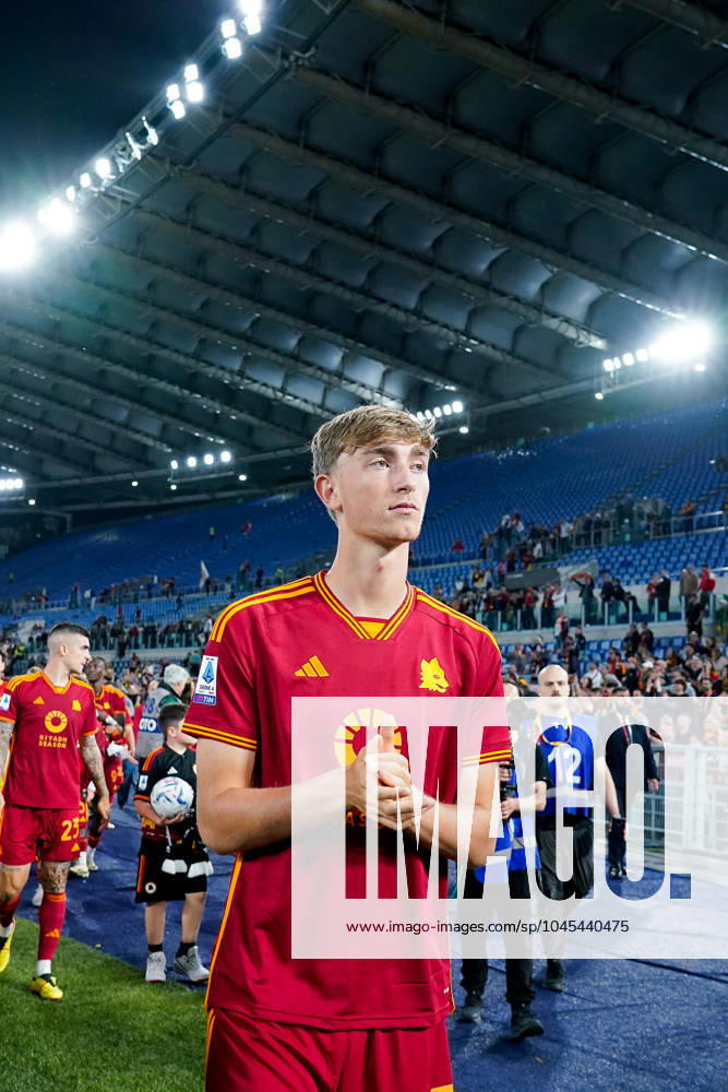 AS Roma v Genoa CFC - Serie A TIM Dean Huijsen of AS Roma greets his supporters after the Serie A TIM match between AS Roma and Genoa CFC at Stadio Olimpico on May 19, 2024 in Rome, Italy. Rome Stadio Olimpico Lazio Italy
