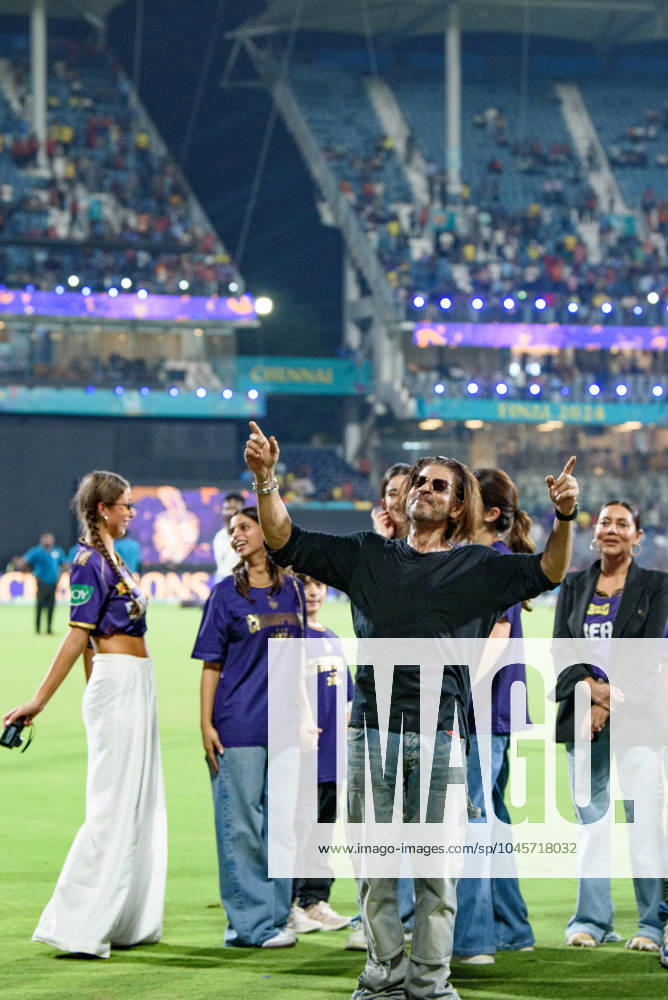 Chennai, May26th, 2024 - Bollywood actor and Kolkatta Knight Riders team owner Shah Rukh Khan walks around the ground with his son, family and friends post his team winning the IPL2024,T20,Finals after they defeated the Sunrisers Hyderabad at the M.A.Chidambaram Stadium in Chennai, India. Chennai India - ZUMAc251 20240526_znp_c251_085