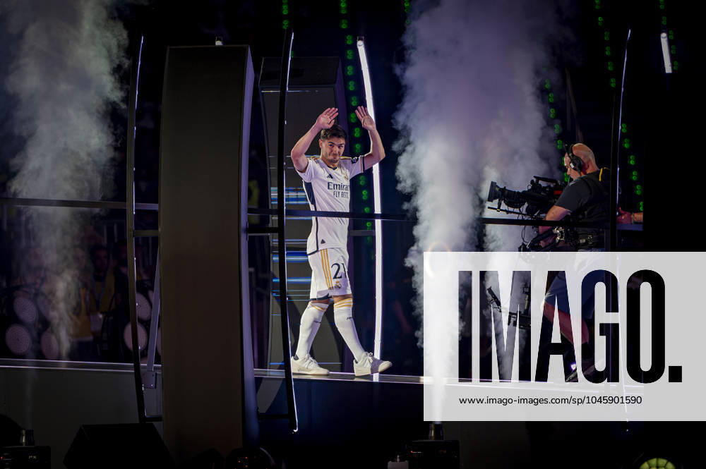 Real Madrid UEFA Champions League Trophy Parade 2024 Brahim Diaz of Real Madrid seen entering at Santiago Bernabeu Stadium during Real Madrid UEFA Champions League Trophy Parade on June 2, 2024 in Madrid, Spain. Madrid Estadio Santiago Bernabeu Madrid Spain