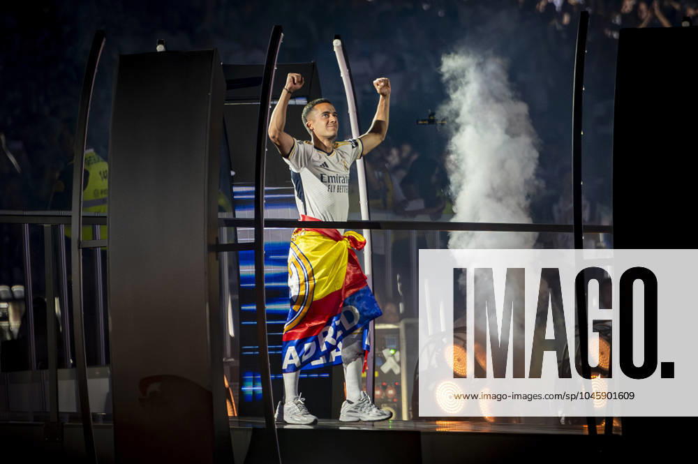 Real Madrid UEFA Champions League Trophy Parade 2024 Lucas Vazquez of Real Madrid seen entering at Santiago Bernabeu Stadium during Real Madrid UEFA Champions League Trophy Parade on June 2, 2024 in Madrid, Spain. Madrid Estadio Santiago Bernabeu Madrid Spain