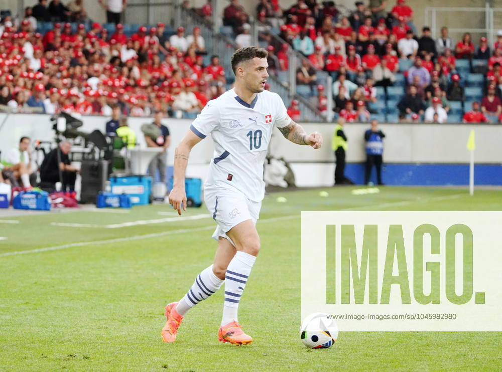 Anton Geisser 04.06.2024 Luzern.Schweiz. Fussball Laenderspiel Schweiz -Estland .Bild : Granit Xhaka (SUI) Einzelbild Gestik Aktion
