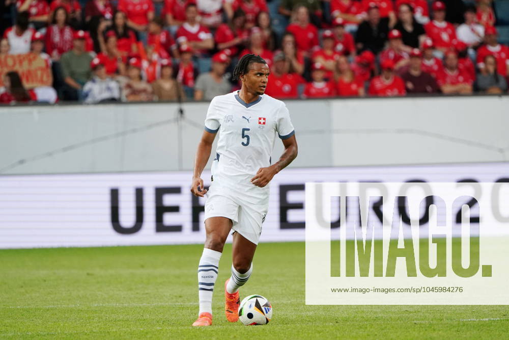 Anton Geisser 04.06.2024 Luzern.Schweiz. Fussball Laenderspiel Schweiz -Estland 4:0 .Bild : Manuel Akanji (SUI) Aktion Einzelbild