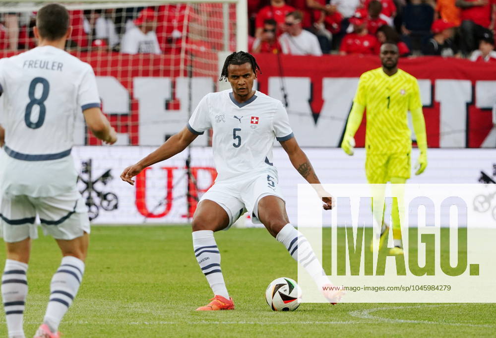 Anton Geisser 04.06.2024 Luzern.Schweiz. Fussball Laenderspiel Schweiz -Estland 4:0 .Bild : Manuel Akanji (SUI) Aktion Einzelbild