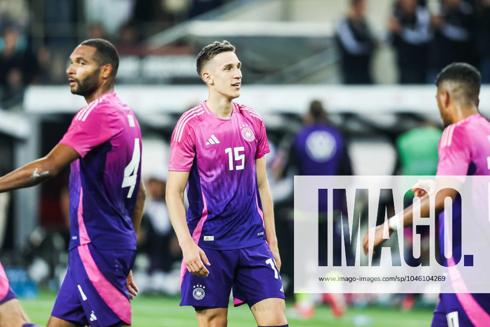 Fussball, Nationalmannschaft Saison 2023 24 UEFA Länderspiel Deutschland - Griechenland 07.06.2024, BORUSSIA-PARK Torjubel Deutschland nach dem Tor zum 2-1 durch Pascal Groß (Deutschland, 5) die Spieler freuen sich Nico Schlotterbeck (Deutschland, 15) Mönchengladbach BORUSSIA-PARK Nordrhein-Westfahlen Deutschland