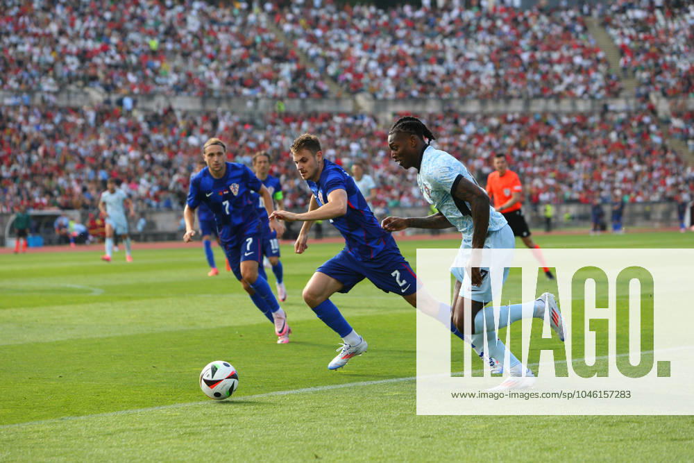 Portugal Fussball Nationalmannschaft, Selecao, 08.06.2024, Portugal - Kroatien , Freundschaftsspiel ,Vorbereitungsspiel zur Europameisterschaft 2024 , Josip Stanišić (Kroatien) , Rafael Leao (Portugal)