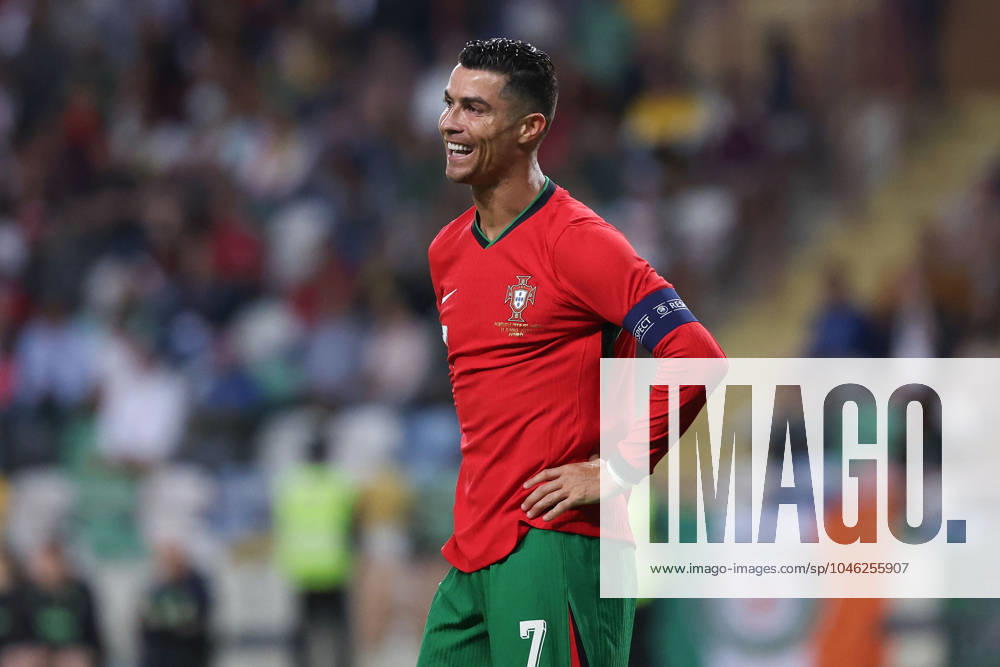 Portugal, Aveiro, 11.06.2024 EURO 2024 Friendly match before the UEFA EURO, EM, Europameisterschaft,Fussball 2024 in Germany 2024 Portugal - Ireland v.l., Cristiano Ronaldo (Portugal), lacht, enttaeuscht, enttaeuscht schauend, dissapointed, traurig, frustiert, frust, gefrustet