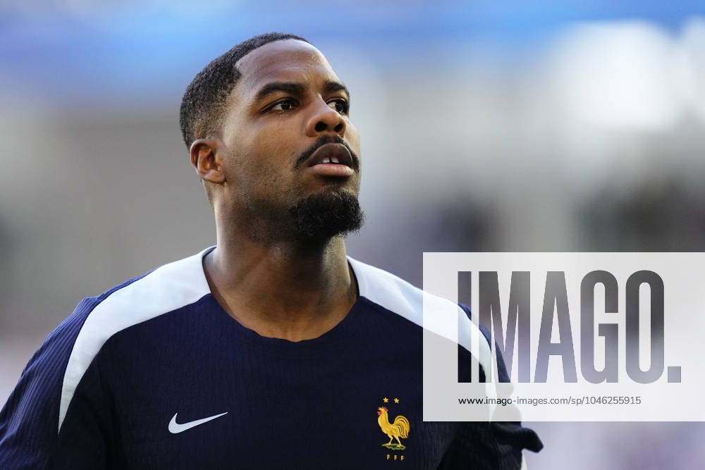 France v Canada - International Friendly, Länderspiel, Nationalmannschaft Mike Maignan goalkeeper of France and AC Milan during the warm-up before the friendly match between France and Canada at Nouveau Stade Bordeaux on June 9, 2024 in Bordeaux, France. Bordeaux France