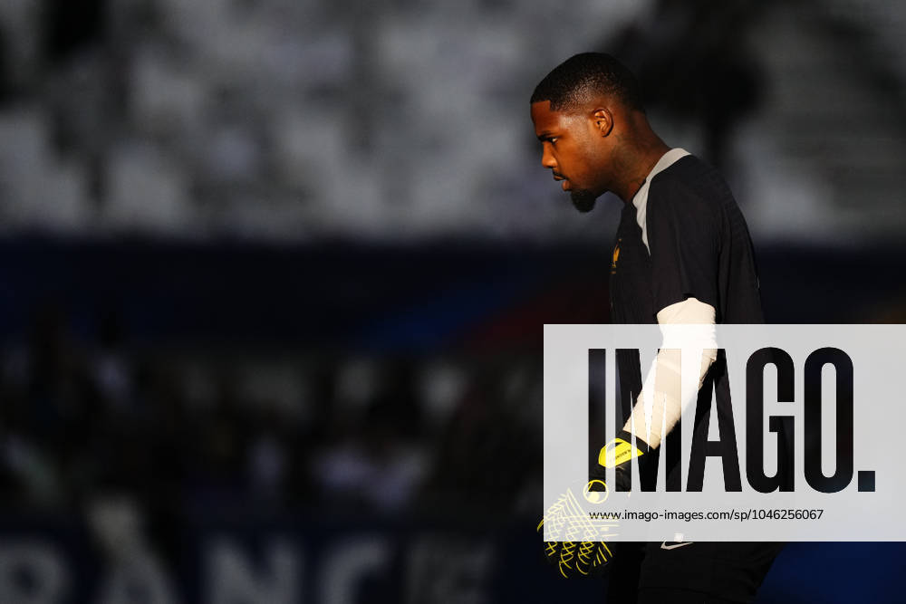 France v Canada - International Friendly, Länderspiel, Nationalmannschaft Mike Maignan goalkeeper of France and AC Milan during the warm-up before the friendly match between France and Canada at Nouveau Stade Bordeaux on June 9, 2024 in Bordeaux, France. Bordeaux France