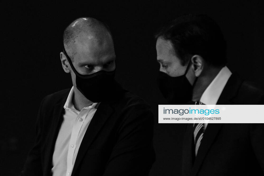 SÃO PAULO, SP - 18.09.2020: COLETIVA DE IMPRENSA JOÃO DORIA COVID19 - Bruno Covas, (PSDB) Mayor of São Paulo, and João Doria, (PSDB) Governor of São Paulo, during a press conference on measures to combat the Coronavirus, (COVID-19) this Friday, (18) at Palácio dos Bandeirantes . During the press conference, Governor João Doria confirmed that the plan for optional resumption of staggered face-to-face classes is maintained for October 7 for high school students and Youth and Adult Education (EJA) of the state network. x1966316x RobertoxCasimiro