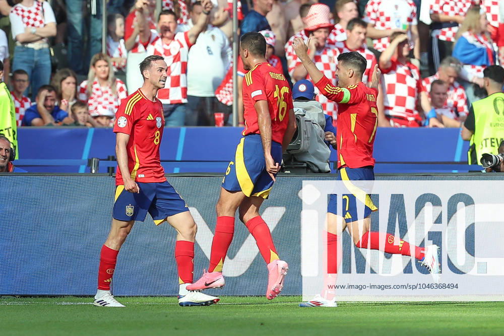 Fussball EM 2024, Spanien - Kroatien, v.l. Jubel nach dem 2:0 durch Fabian Ruiz (Spanien, 8) Berlin