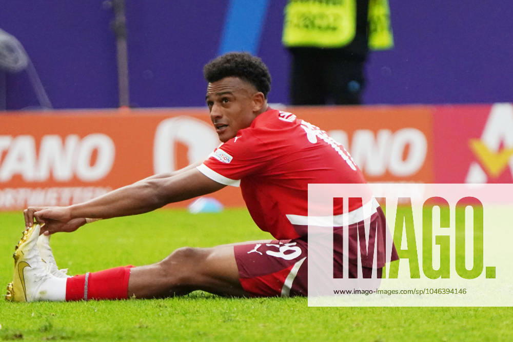 Fussball, UEFA EURO, EM, Europameisterschaft,Fussball 2024, EM 2024, Gruppenphase, Gruppe A, Ungarn-Schweiz Köln Stadion Dan Ndoye Schweiz ,Aktion, Einzelbild