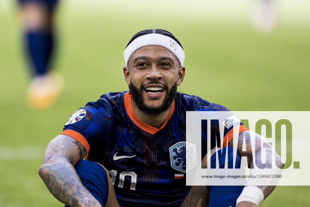 Poland v Netherlands, UEFA EURO, EM, Europameisterschaft,Fussball 2024, Hamburg, Germany Hamburg, Germany. 16th, June 2024. Memphis Depay (10) of the Netherlands seen during the UEFA Euro 2024 match in Group D between Poland and the Netherlands at Volksparkstadion in Hamburg. Hamburg Germany