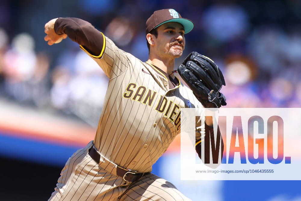 MLB, Baseball Herren, USA San Diego Padres Vs. New York Mets San Diego Padres starting pitcher Dylan Cease 84 is throwing during the first inning of a baseball game against the New York Mets at Citi Field in Corona, N.Y., on June 16, 2024. New York N.Y. United States