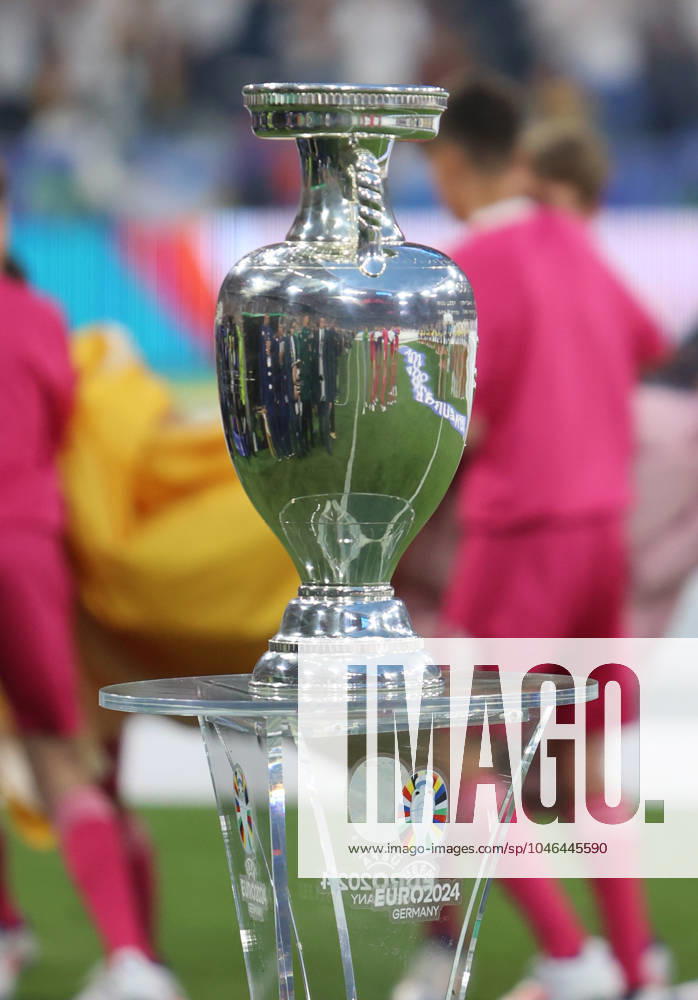Fussball, Herren, UEFA Europameisterschaft 2024, Eröffnungsspiel, Gruppe A, Deutschland - Schottland, Der Pokal der UEFA Europameisterschaft 2024 München Allianz Arena Bayern Deutschland (DE)