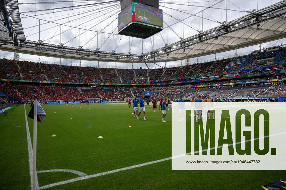 GER, EURO 2024, Group E, Belgien (BEL) vs Slowakei (SVK) 17.06.2024, Frankfurt Arena, Frankfurt, GER, EURO 2024, Group E, Belgien (BEL) vs Slowakei (SVK) Im Bild: Die slowakische Nationalmannschaft wärmt sich auf Aufwärmen vor dem Spiel Training;