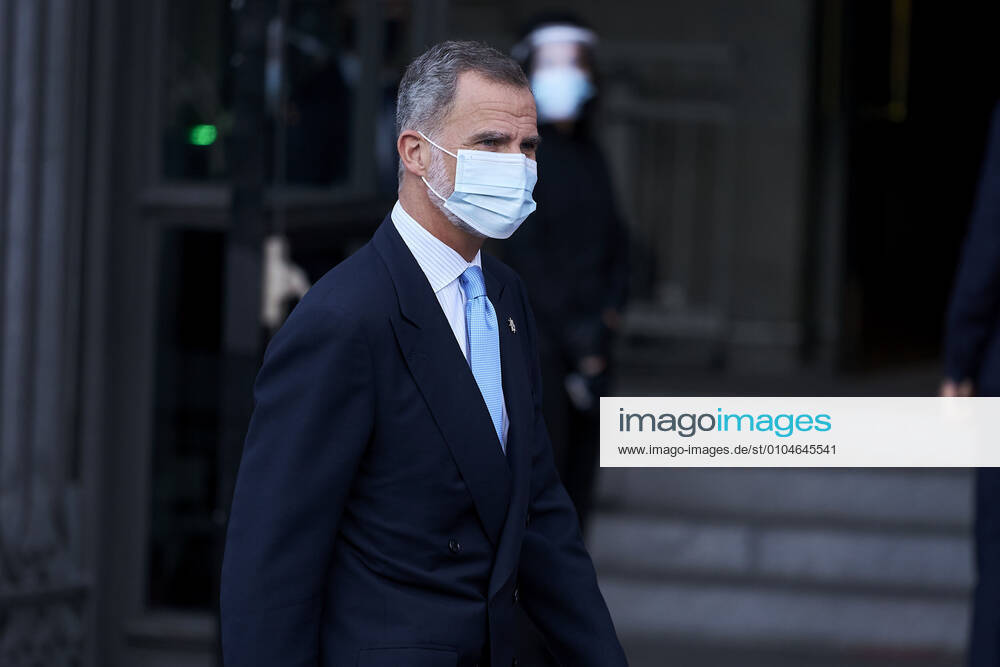 King Felipe VI of Spain wearing a face mask attends the Royal Theatre Season Inauguration at Teatro Real. Madrid Spain - ZUMAs197 20200918_zaa_s197_105