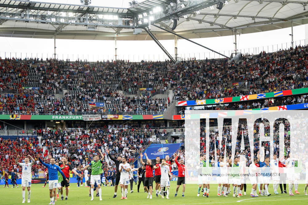 GER, EURO 2024, Group E, Belgien (BEL) vs Slowakei (SVK) 17.06.2024, Frankfurt Arena, Frankfurt, GER, EURO 2024, Group E, Belgien (BEL) vs Slowakei (SVK) Im Bild: Grenzenloser Jubel nach dem Sieg der slowakischen Nationalmannschaft Gestik, Mimik, Emotionen;