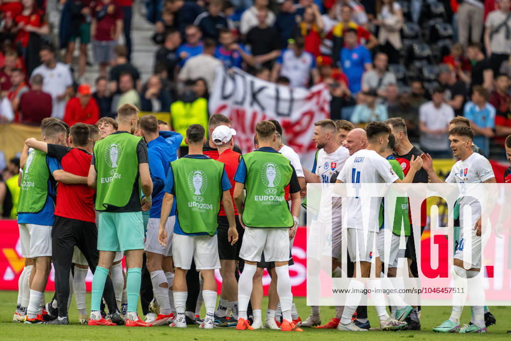 GER, EURO 2024, Group E, Belgien (BEL) vs Slowakei (SVK) 17.06.2024, Frankfurt Arena, Frankfurt, GER, EURO 2024, Group E, Belgien (BEL) vs Slowakei (SVK) Im Bild: Grenzenloser Jubel nach dem sensationellen Sieg der Slowakischen Nationalmannschaft Gestik, Mimik, Emotionen; Freude, Joy, Glück