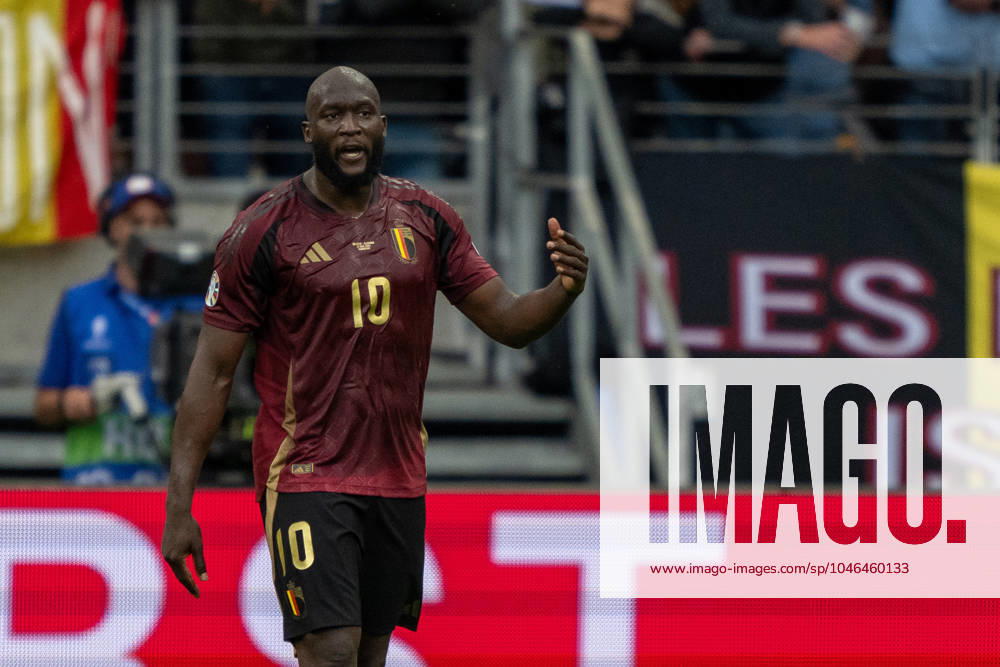 GER, EURO 2024, Group E, Belgien (BEL) vs Slowakei (SVK) 17.06.2024, Frankfurt Arena, Frankfurt, GER, EURO 2024, Group E, Belgien (BEL) vs Slowakei (SVK) Im Bild: Romelu Lukaku (Belgien BEL, 10); reklamiert Gestik, Mimik, Emotionen; Einzelaktion, Halbkörper Halbkoerper; Freisteller, Einzelbild, Aktion, Action, Spielszene;