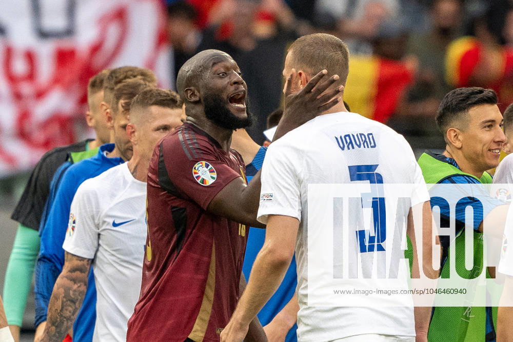 GER, EURO 2024, Group E, Belgien (BEL) vs Slowakei (SVK) 17.06.2024, Frankfurt Arena, Frankfurt, GER, EURO 2024, Group E, Belgien (BEL) vs Slowakei (SVK) Im Bild: enttäuscht enttäuscht traurig Niederlage dissapointed; Romelu Lukaku (Belgien BEL, 10); diskutiert mit Denis Vavro (Slowakei SVK, 03); Gestik, Mimik, Emotionen;