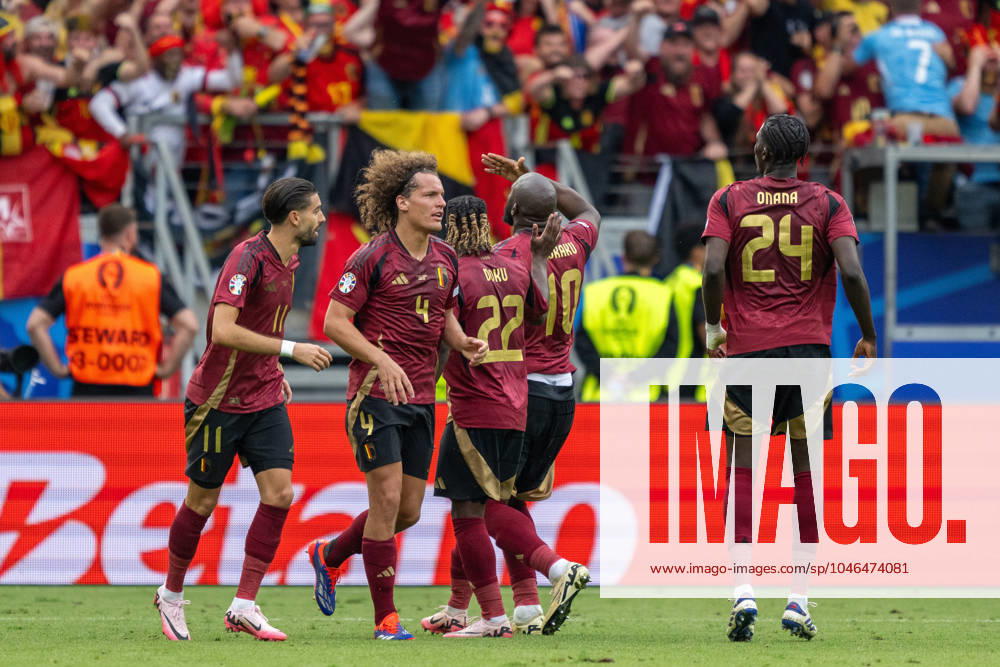 GER, EURO 2024, Group E, Belgien (BEL) vs Slowakei (SVK) 17.06.2024, Frankfurt Arena, Frankfurt, GER, EURO 2024, Group E, Belgien (BEL) vs Slowakei (SVK) Im Bild: Jubel nach dem Tor zum 1 : 1 ;Torjubel Jubel; jubelt; jubeln; Gestik, Mimik, Emotionen; Handkuss Romelu Lukaku (Belgien BEL, 10);